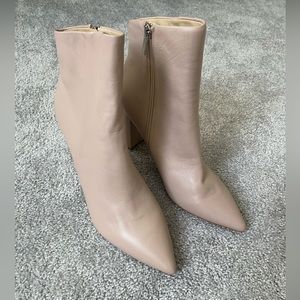 Marc Fisher boots never worn